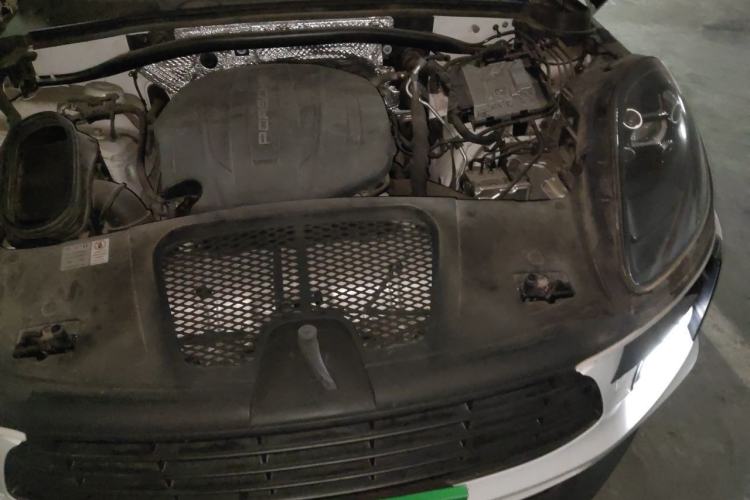 Used Porsche Macan 2020 Macan 2.0T Engine Bay Left