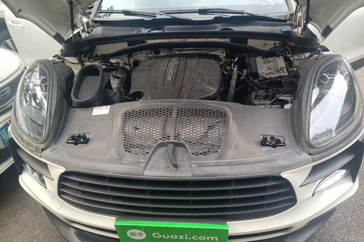Used Porsche Macan 2020 Macan 2.0T Engine Bay