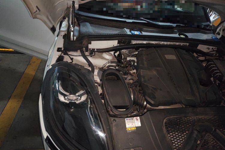 Used Porsche Macan 2020 Macan Turbo 2.9T Engine Bay Right