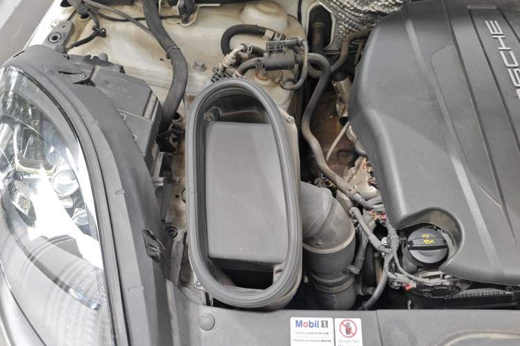 Used Porsche Macan 2020 Macan 2.0T Engine Bay Right