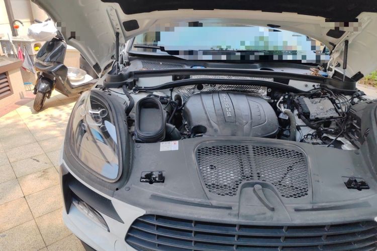Used Porsche Macan 2020 Macan 2.0T Engine Bay Right