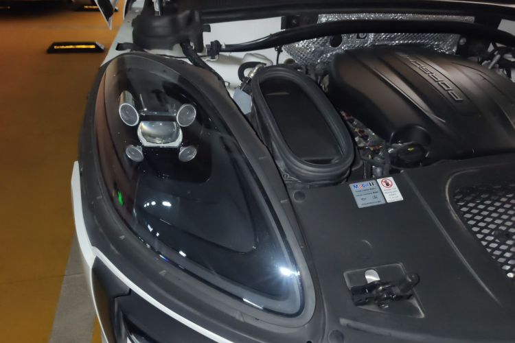 Used Porsche Macan 2020 Macan 2.0T Engine Bay Right