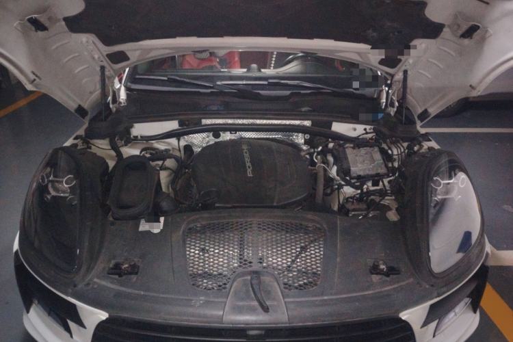 Used Porsche Macan 2020 Macan 2.0T Engine Bay