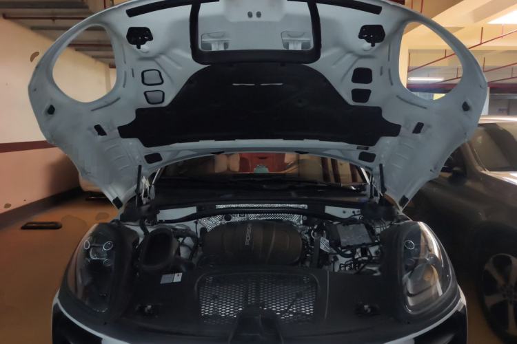 Used Porsche Macan 2020 Macan 2.0T Engine Bay