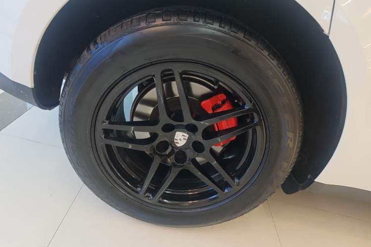 Used Porsche Macan 2020 Macan 2.0T Exterior 5