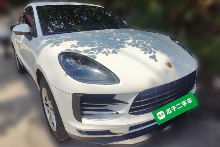Used Porsche Macan 2020 Macan 2.0T Front Right 45 Deg
