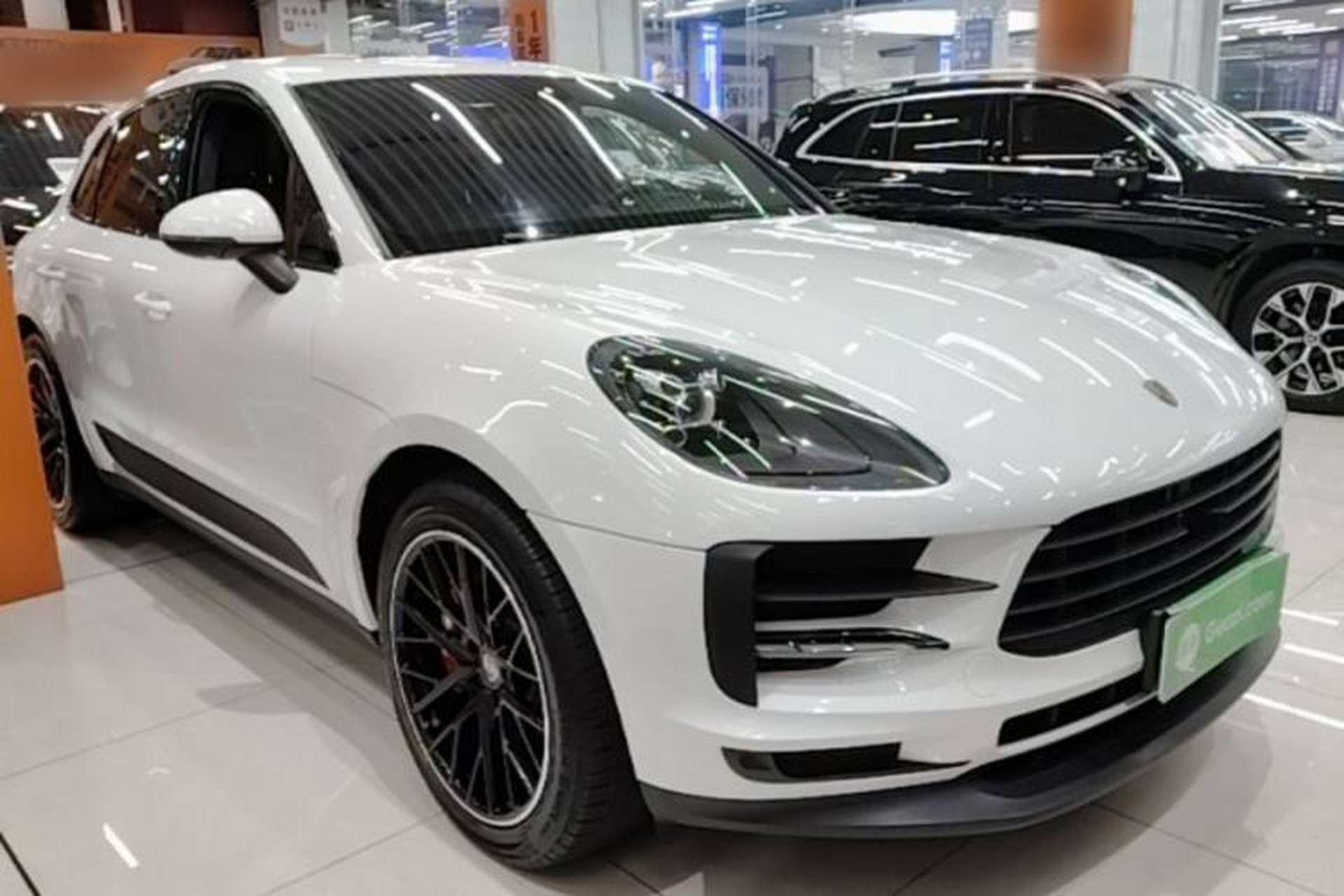 Used Porsche Macan 2020 Macan 2.0T Front Right 45 Deg
