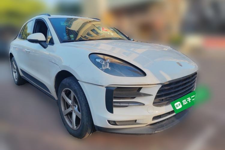 Used Porsche Macan 2020 Macan 2.0T Front Right 45 Deg