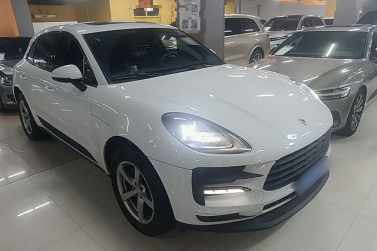Used Porsche Macan 2020 Macan 2.0T Front Right 45 Deg