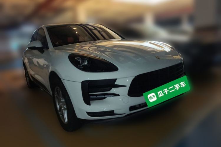 Used Porsche Macan 2020 Macan 2.0T Front Right 45 Deg