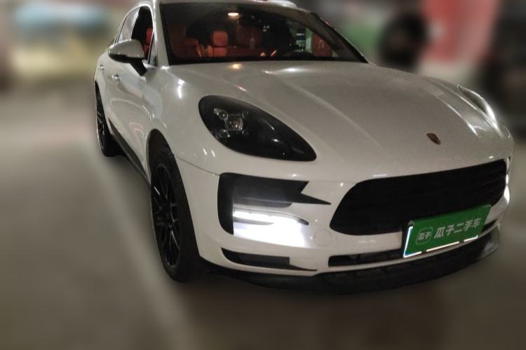 Used Porsche Macan 2020 Macan 2.0T Front Right 45 Deg