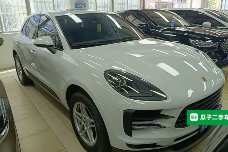Used Porsche Macan 2020 Macan 2.0T Front Right 45 Deg