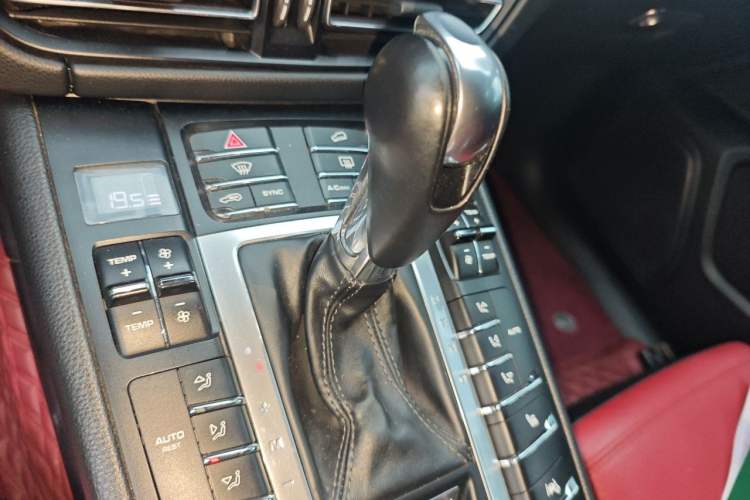 Used Porsche Macan 2020 Macan 2.0T Gear Lever