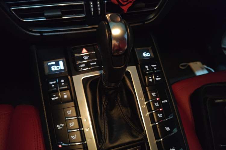Used Porsche Macan 2020 Macan Turbo 2.9T Gear Lever