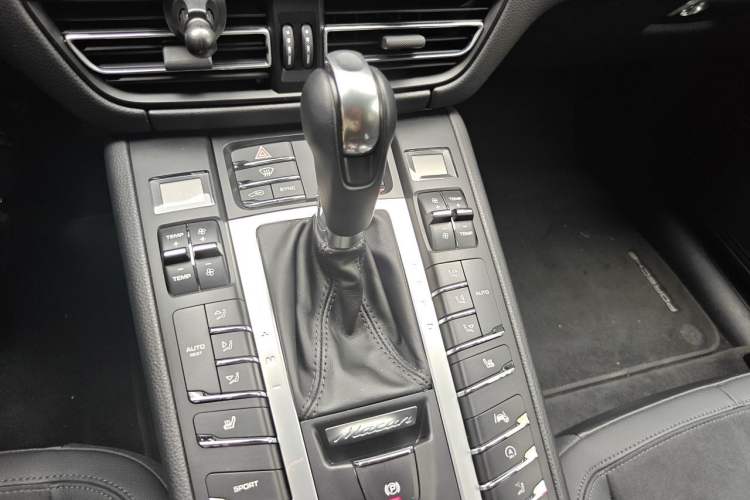 Used Porsche Macan 2020 Macan 2.0T Gear Lever