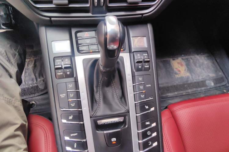 Used Porsche Macan 2020 Macan 2.0T Gear Lever