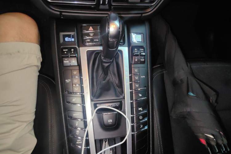 Used Porsche Macan 2020 Macan 2.0T Gear Lever