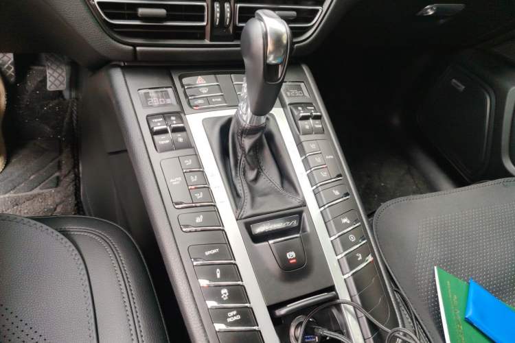 Used Porsche Macan 2020 Macan 2.0T Gear Lever