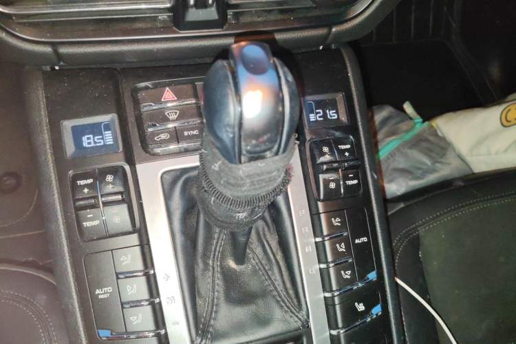 Used Porsche Macan 2020 Macan 2.0T Gear Lever