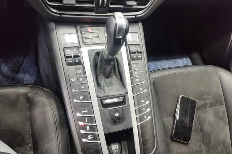Used Porsche Macan 2020 Macan 2.0T Gear Lever