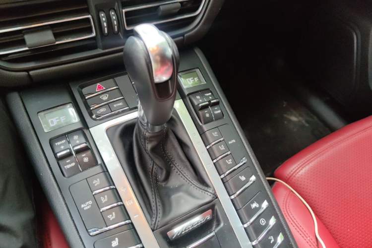 Used Porsche Macan 2020 Macan 2.0T Gear Lever