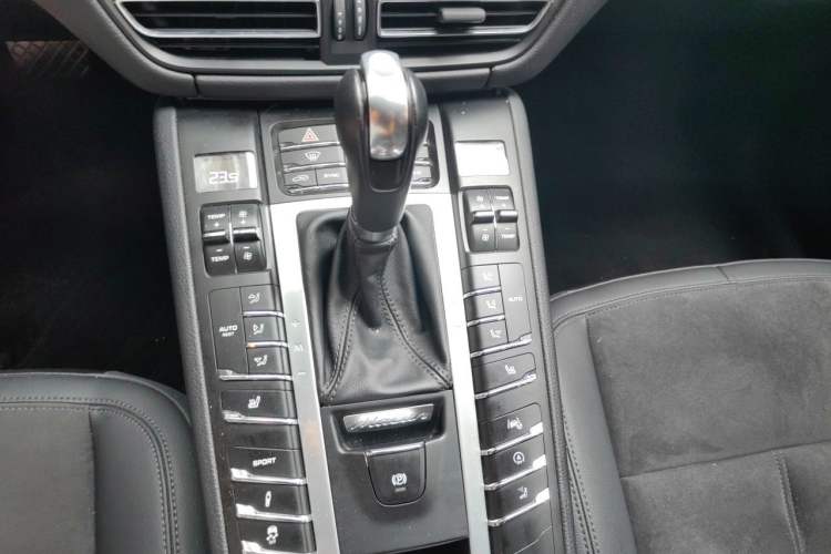 Used Porsche Macan 2020 Macan 2.0T Gear Lever