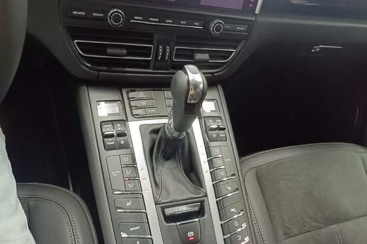 Used Porsche Macan 2020 Macan 2.0T Gear Lever