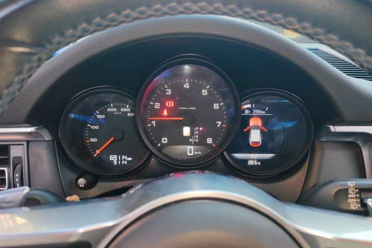 Used Porsche Macan 2020 Macan 2.0T Instrument Cluster