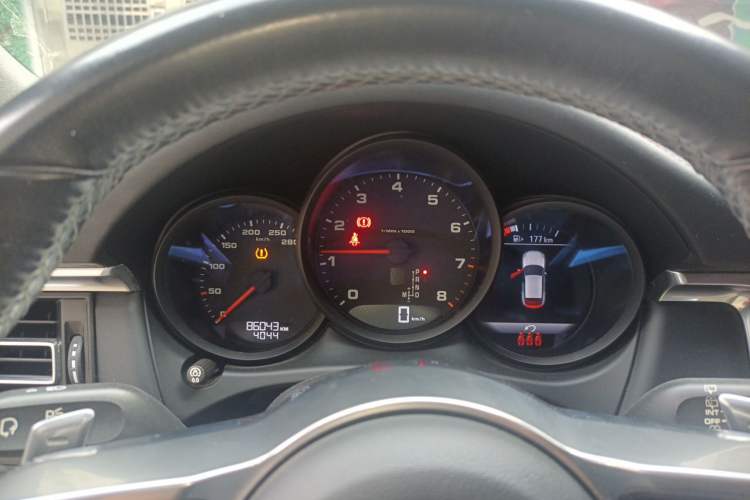 Used Porsche Macan 2020 Macan 2.0T Instrument Cluster