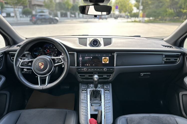 Used Porsche Macan 2020 Macan 2.0T Interior 1