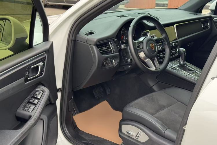 Used Porsche Macan 2020 Macan 2.0T Interior 1