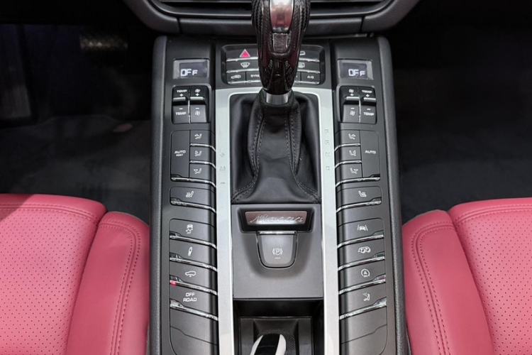 Used Porsche Macan 2020 Macan GTS 2.9T Interior 12