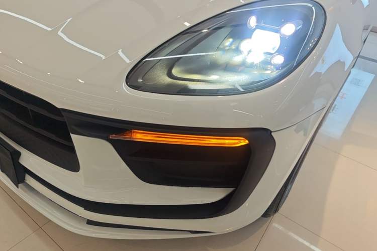 Used Porsche Macan 2020 Macan 2.0T Left Front Headlight