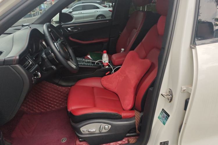 Used Porsche Macan 2020 Macan 2.0T Left Front Seat