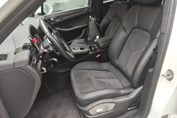 Used Porsche Macan 2020 Macan 2.0T Left Front Seat