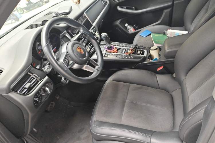 Used Porsche Macan 2020 Macan 2.0T Left Front Seat