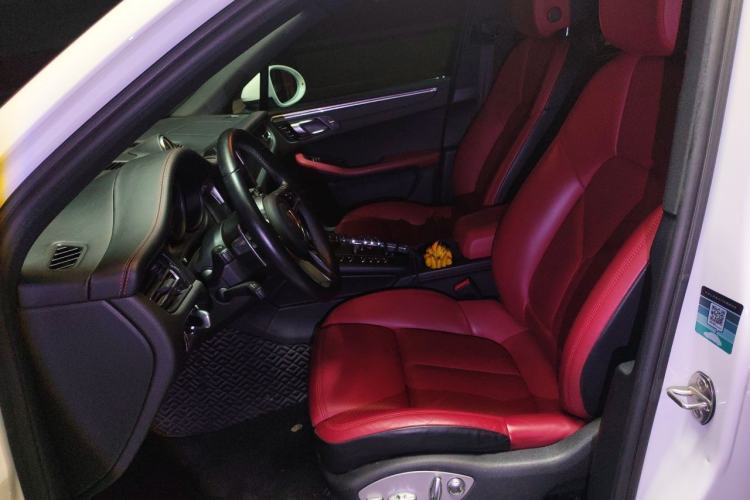 Used Porsche Macan 2020 Macan 2.0T Left Front Seat