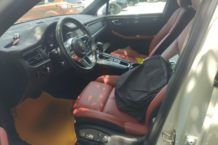 Used Porsche Macan 2020 Macan 2.0T Left Front Seat