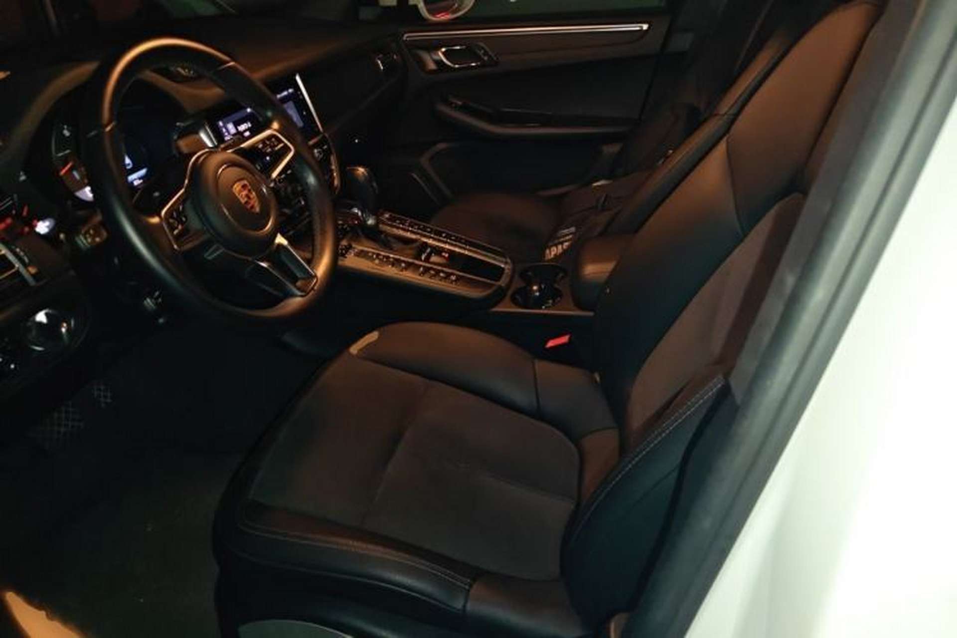 Used Porsche Macan 2020 Macan 2.0T Left Front Seat