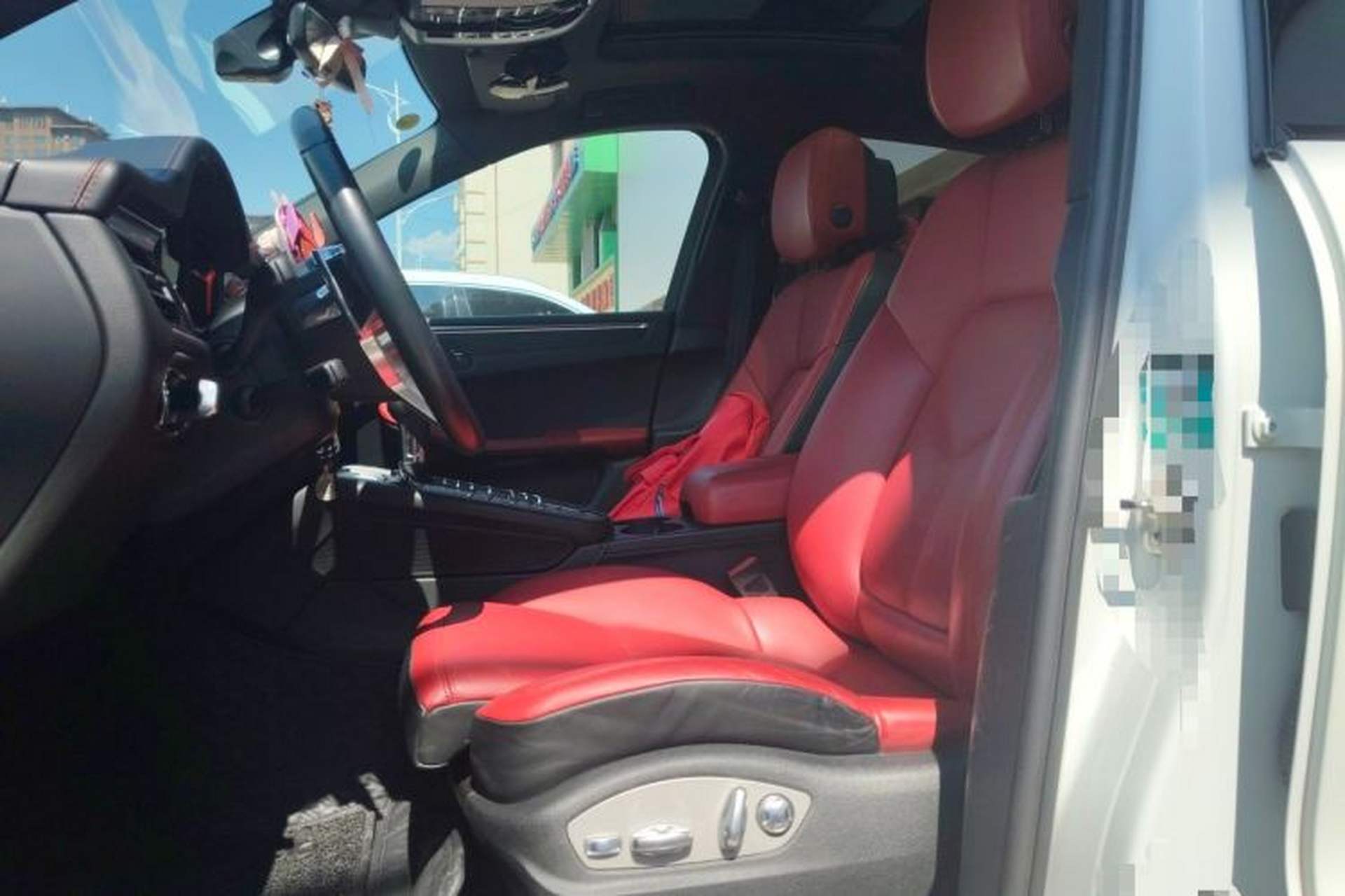 Used Porsche Macan 2020 Macan 2.0T Left Front Seat