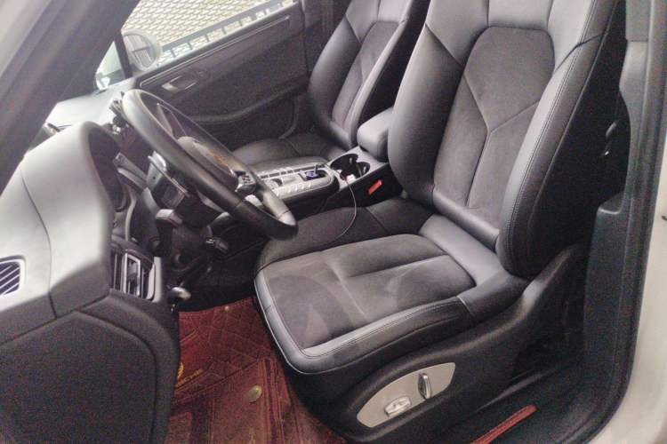 Used Porsche Macan 2020 Macan 2.0T Left Front Seat