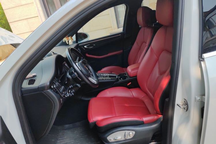 Used Porsche Macan 2020 Macan 2.0T Left Front Seat