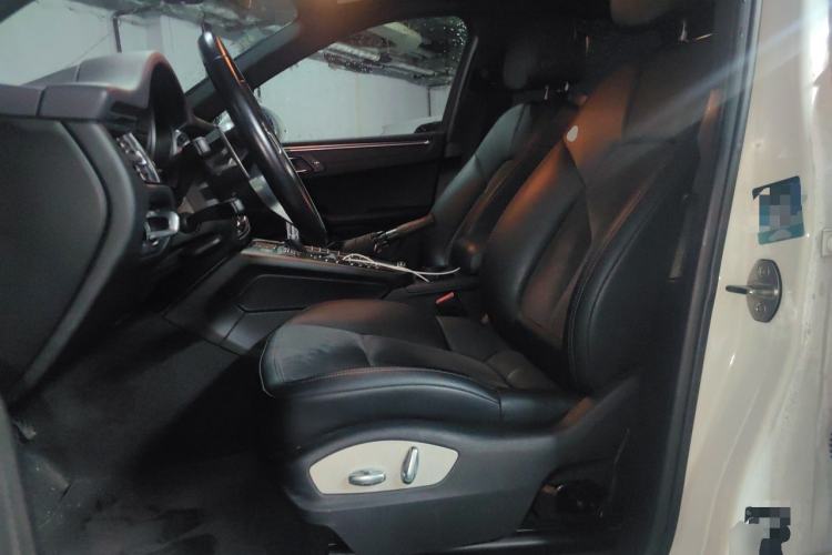 Used Porsche Macan 2020 Macan 2.0T Left Front Seat