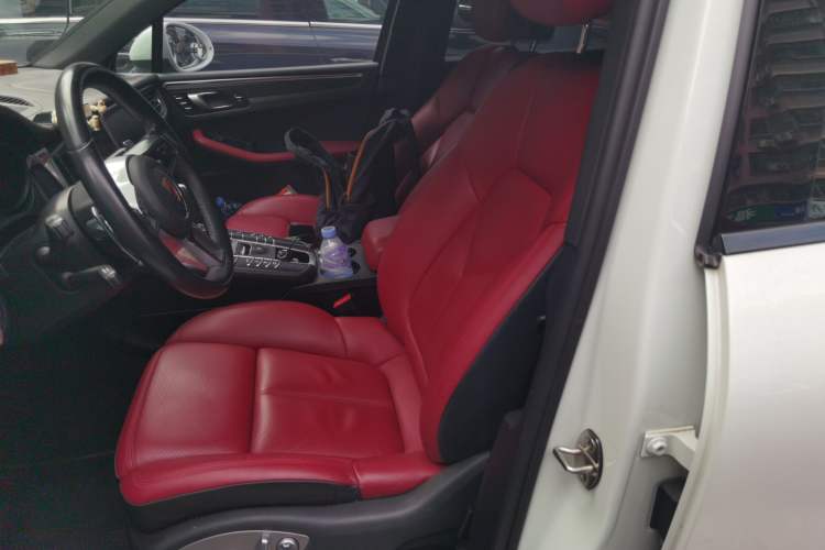 Used Porsche Macan 2020 Macan 2.0T Left Front Seat