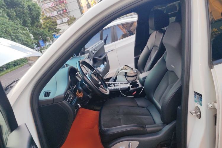 Used Porsche Macan 2020 Macan 2.0T Left Front Seat