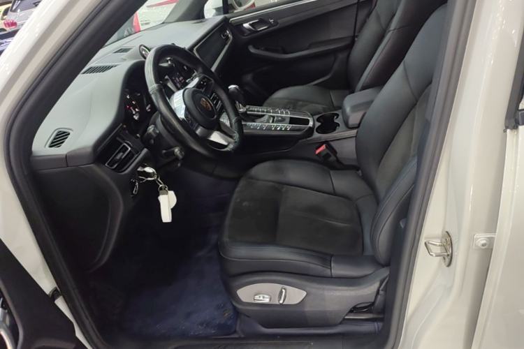 Used Porsche Macan 2020 Macan 2.0T Left Front Seat