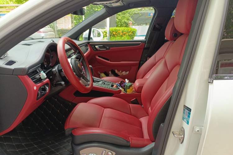 Used Porsche Macan 2020 Macan 2.0T Left Front Seat