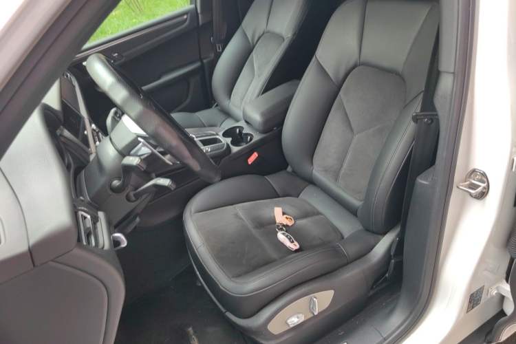 Used Porsche Macan 2020 Macan 2.0T Left Front Seat