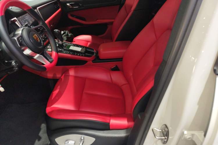 Used Porsche Macan 2020 Macan 2.0T Left Front Seat