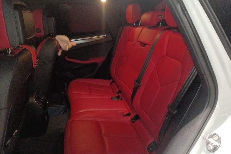 Used Porsche Macan 2020 Macan 2.0T Left Rear Seat
